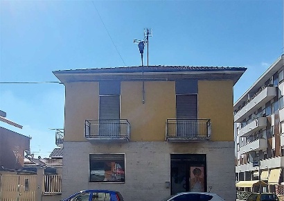Foto Negozio in viale delle Rimembranze 31, Busto Arsizio San Michele