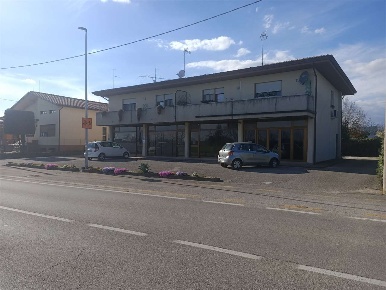 Foto Negozio a Fiume Veneto di 51 m² con 1 locali in vendita