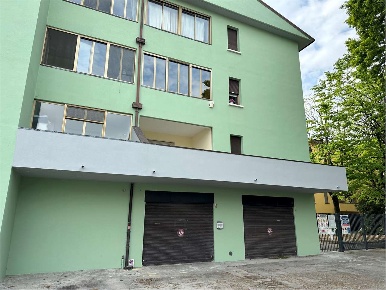 Foto Negozio in via Lombroso 5a, Reggio nell'Emilia Ospizio - San Maurizio