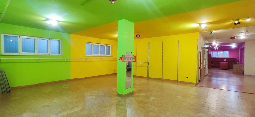 Foto Negozio in Via Passo dell'Agrifoglio, Catanzaro Siano - Cava di 170 m²