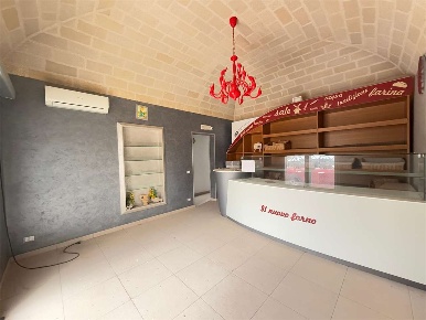 Foto Negozio a Custonaci di 163 m² con 8 locali in vendita