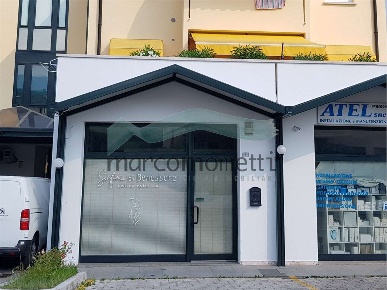 Foto Negozio a Cappella Maggiore di 67 m² con 4 locali in vendita