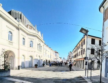 Foto Negozio in Via Ciotti 29, Gradisca d'Isonzo Centro di 162 m²