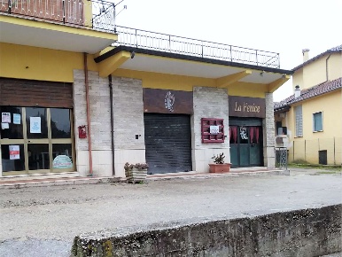 Foto Negozio a Monte San Giovanni Campano di 170 m² in vendita