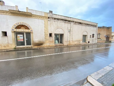 Foto Negozio in Corso XX Settembre, Casarano di 50 m² con 2 locali