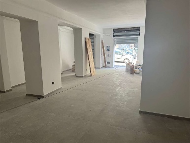 Foto Negozio in Via Federico Ozanam, Roma Monteverde Nuovo di 50 m²