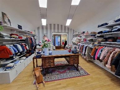 Foto Attività commerciale a Pinerolo di 65 m² con 2 locali in vendita