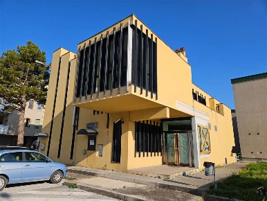 Foto Ufficio a Colli al Metauro di 470 m² con 10 locali in vendita