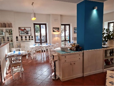 Foto Attività commerciale in piazza cristoforo colombo 1, Sesto Calende