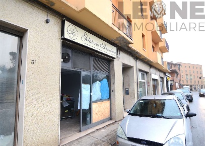 Foto Negozio a Vignola di 100 m² con 2 locali in vendita