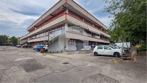 Foto Magazzino a Reggio nell'Emilia di 248 m² con 2 locali in vendita