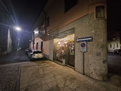 Foto Attività commerciale in Via Della Nave 13, Cermenate di 100 m²