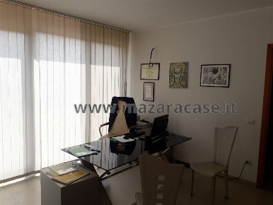 Foto Ufficio a Mazara del Vallo di 60 m² con 1 locali in affitto