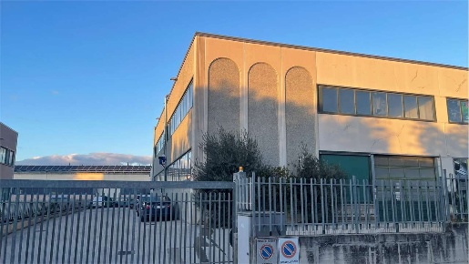 Foto Attività commerciale in via Giovanni Polanga 8, Foligno di 700 m²