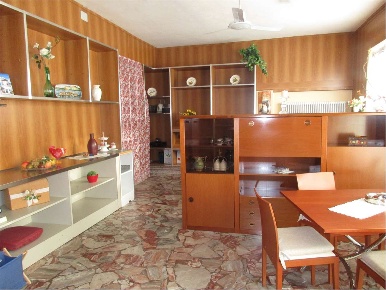Foto Negozio in Via Pascoli, Rota d'Imagna Calchera Frontale di 100 m²