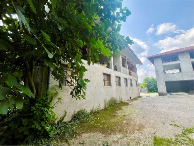 Foto Magazzino in Via Brascesco, Costa Masnaga Camisasca di 300 m²