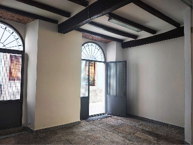 Foto Negozio in Vicolo del molino, Verbania Intra Centro Storico di 45 m²