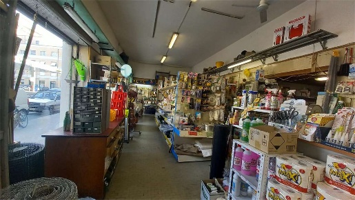 Foto Negozio a Terni di 425 m² con 3 locali in vendita