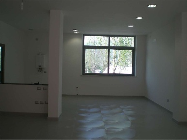 Foto Negozio a Sermoneta di 90 m² in affitto