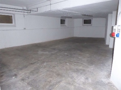 Foto Magazzino a Verona di 120 m² con 2 locali in affitto