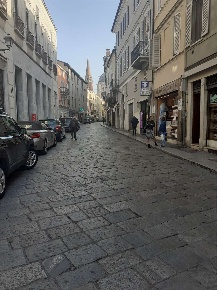 Foto Negozio a Mantova di 140 m² con 2 locali in affitto