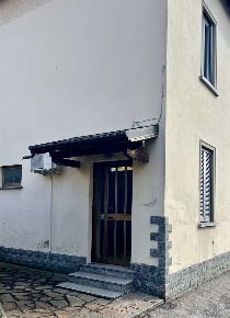 Foto Ufficio in VIA PASCOLI, Carugo di 41 m² con 2 locali in affitto