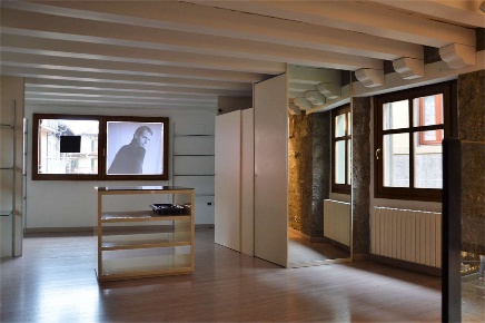 Foto Negozio in Via B. Nazzari, Clusone Centro di 75 m² con 1 locali