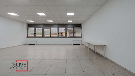 Foto Ufficio in via Postgranz, Merano Centro di 91 m² con 1 locali