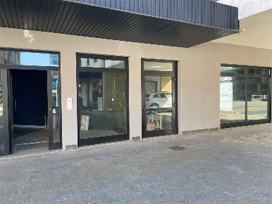Foto Ufficio in Via Vittorio Veneto, Sesto Calende Centro di 200 m²