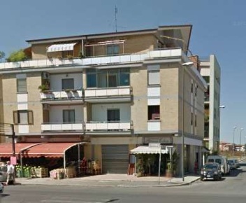 Foto Negozio in VIA VILLAFRANCA 18, Latina Nicolosi di 45 m² con 2 locali