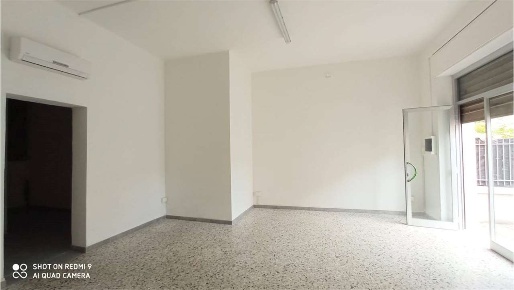 Foto Negozio a Vezzano Ligure di 48 m² con 1 locali in affitto