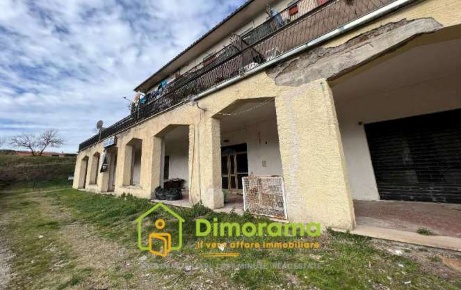 Foto Negozio in Località scalette, Scandriglia di 85 m² con 2 locali