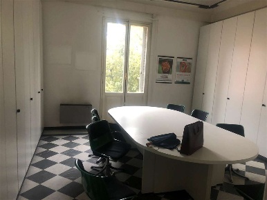 Foto Ufficio in Via Corso Italia, Vignola Centro di 520 m² con 10 locali