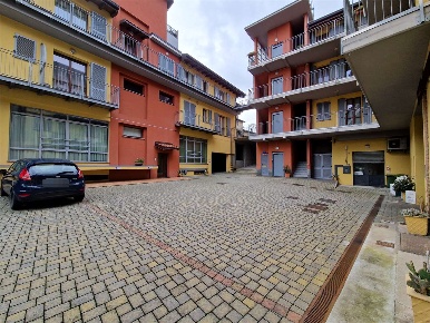 Foto Attività commerciale in Via del Seprio, Lomazzo Centro di 45 m²