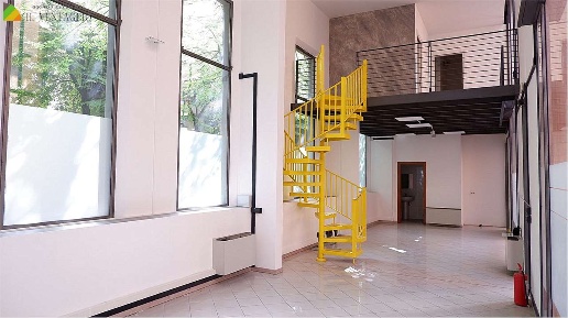 Foto Negozio a Sassuolo di 110 m² con 2 locali in vendita