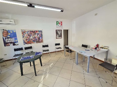 Foto Negozio a Modena di 50 m² con 2 locali in affitto