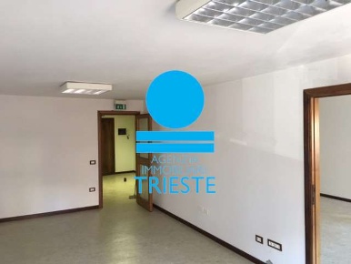 Foto Ufficio a Pesaro di 70 m² con 2 locali in affitto