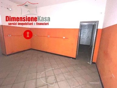 Foto Magazzino in via San Massimo, Nola Centro di 50 m² con 2 locali