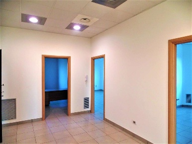 Foto Ufficio in VIA MOROLENSE SNC, Ferentino Cartiera Stazione di 100 m²
