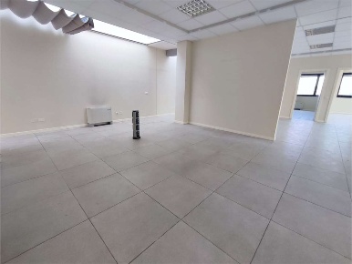 Foto Ufficio in Prolungamento via G. di Vittorio, Inzago Centro di 210 m²