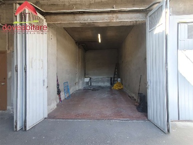 Foto Magazzino a Pinerolo di 30 m² con 1 locali in affitto