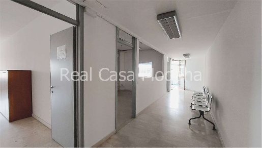 Foto Ufficio in Via Cagliostro, Modena San Faustino di 230 m² con 4 locali