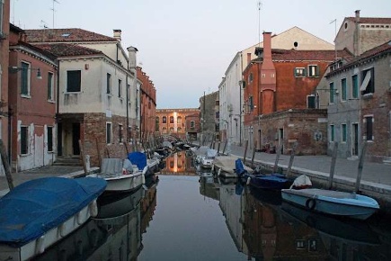 Foto Attività commerciale in Dorsoduro, Venezia Dorso Duro - San Barnaba