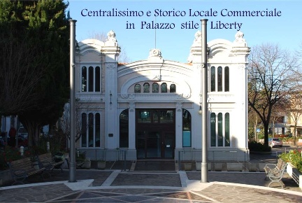 Foto Negozio a Corridonia di 420 m² con 10 locali in vendita