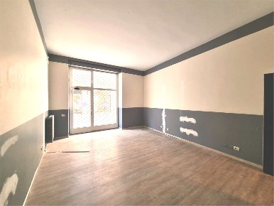 Foto Negozio in Via Roma 1, Cantù Centro di 60 m² con 2 locali in affitto