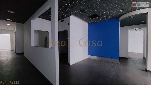 Foto Negozio a Modena di 280 m² con 1 locali in affitto