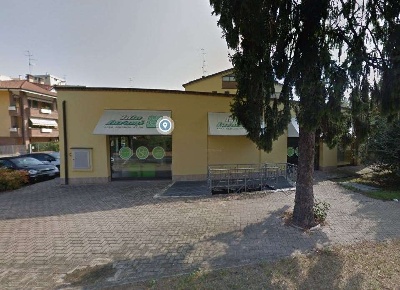 Foto Negozio in via f.lli cervi 2, Correggio Centro di 260 m² con 8 locali