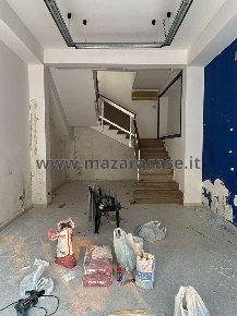 Foto Negozio a Mazara del Vallo di 1 m² con 3 locali in affitto
