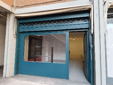 Foto Negozio in Via Gallenga, Perugia Madonna Alta - Prepo di 48 m²