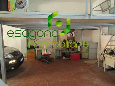 Foto Magazzino a Siracusa di 91 m² con 1 locali in vendita